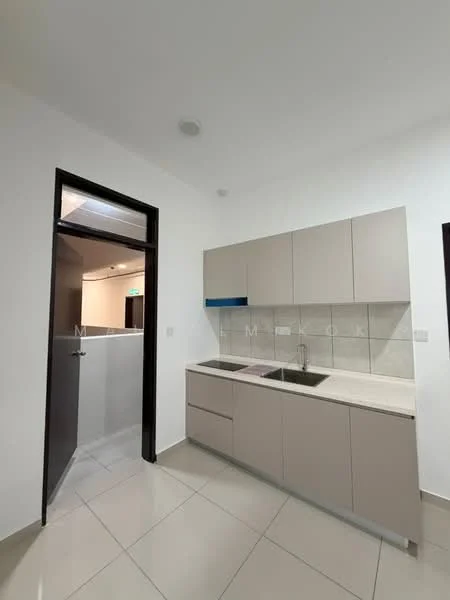 Kitchen features: light grey cabinetry, white countertop, single-bowl stainless-steel sink, chrome pull-down faucet, ceramic tile backsplash, white walls, recessed downlights, floor tiles in light beige, open layout, kitchen entrance door; style: modern.