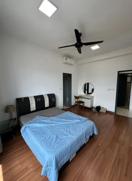 Bedroom features: king-size bed with blue bedding, wooden flooring, white painted walls, 5-blade ceiling fan, recessed LED downlights, round mirror on vanity, vanity table, nightstand with lamp, air conditioning unit, sliding door to hallway; style: modern.