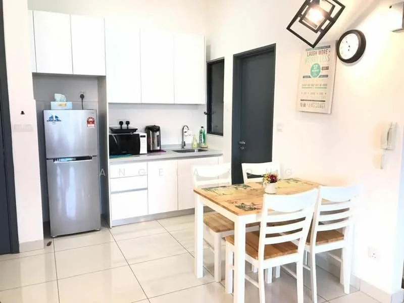 Kitchen features: white cabinetry, stainless-steel fridge, built-in oven, freestanding coffee machine, toaster, white tiled backsplash, marble countertop, 4-burner gas hob, dining table with wooden top and white legs, 4 white dining chairs, wall clock, pendant light, floor tiles in glossy finish; style: modern.
