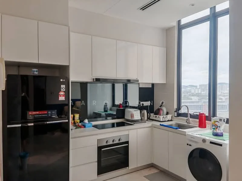 Kitchen features: white flat-panel cabinets, black countertop, built-in oven, stainless-steel range hood, 4-burner gas hob, black refrigerator, microwave, kettle, dishwasher, single-bowl stainless-steel sink, chrome pull-down faucet, window with city view, washing machine; style: modern; view: city.