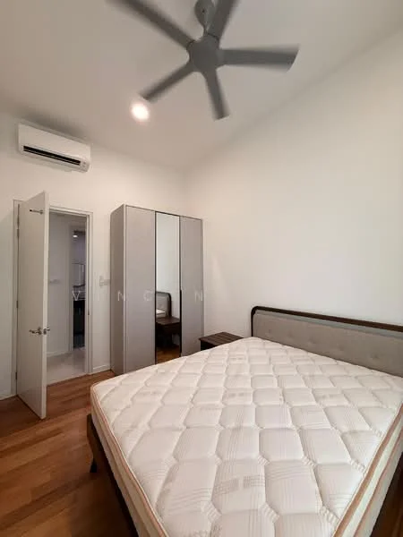 Bedroom features: queen-size bed, upholstered headboard, wooden flooring, 5-blade ceiling fan, wall-mounted split AC, built-in wardrobe with sliding doors, nightstand, white painted walls; style: modern.