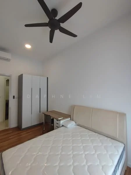 Bedroom features: queen-size bed, upholstered headboard, wooden flooring, 5-blade ceiling fan, wall-mounted air conditioning unit, built-in wardrobe with sliding doors, study desk, table lamp; style: modern.