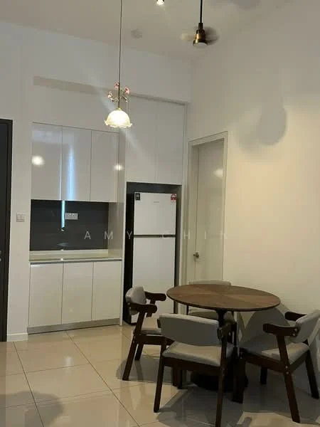 Kitchen features: white cabinetry, stainless-steel fridge, grey backsplash, pendant light, round dining table, 4 upholstered dining chairs, ceramic tile flooring, recessed ceiling lights, wall-mounted split AC, single-bowl stainless-steel sink, chrome pull-down faucet; style: modern.