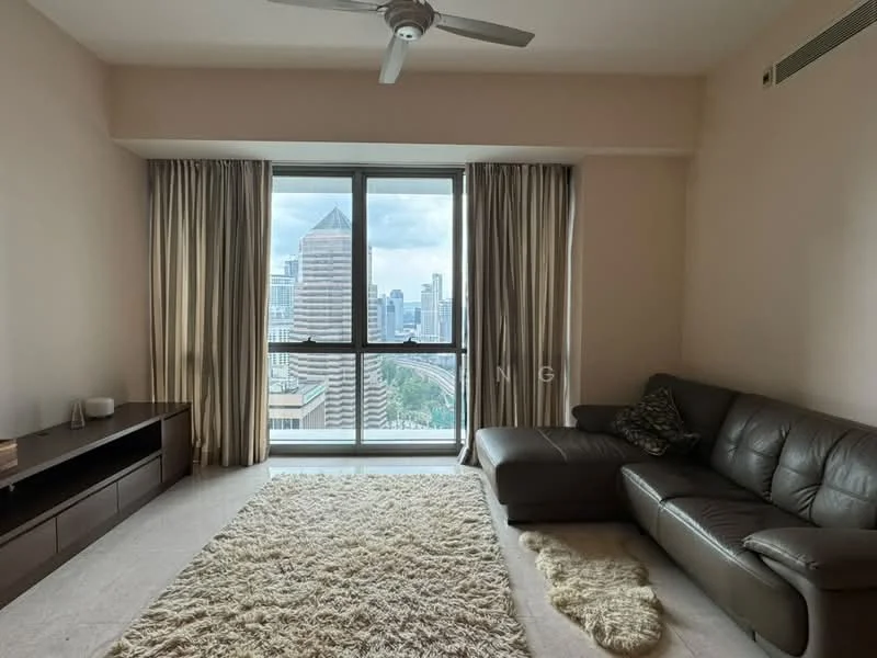 Living features: floor-to-ceiling windows, city skyline view, 3-seater leather sofa, coffee table, TV console, area rug with shaggy texture, ceiling fan, curtains, light-colored walls, carpet flooring; style: modern; view: city.