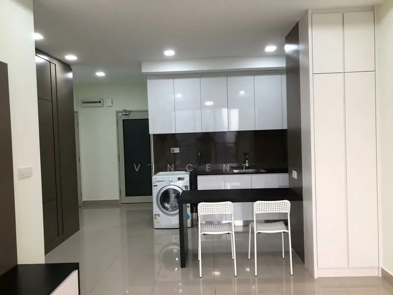 Kitchen features: white upper cabinets, dark brown lower cabinets, black backsplash, stainless-steel sink, chrome pull-down faucet, built-in oven, freestanding washing machine, kitchen island with seating, recessed LED downlights, ceramic tile flooring, wall-mounted split AC; style: modern.