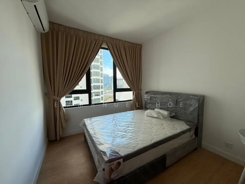 Bedroom features: queen-size bed, upholstered headboard, floor-to-ceiling windows, sheer curtains, wooden flooring, 1 wall-mounted split AC, decorative wall, nightstand; style: modern; view: city.