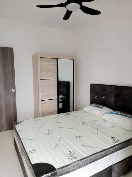 Bedroom features: king-size bed, upholstered headboard, 2 bedside pillows, built-in wardrobe with mirrored doors, wall-mounted TV, white painted walls, tile flooring, ceiling fan; style: modern.