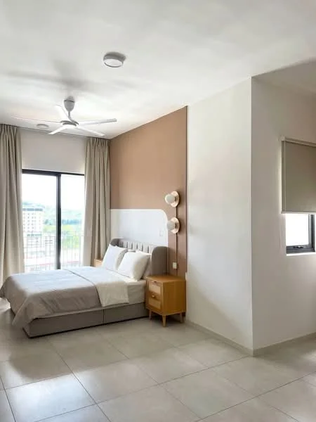 Bedroom features: queen-size bed with light bedding, upholstered headboard, 2 bedside tables with lamps, 5-blade ceiling fan, floor-to-ceiling window, curtains, light-colored walls, accent wall in brown, tile flooring, decorative wall sconces; style: modern; view: city.
