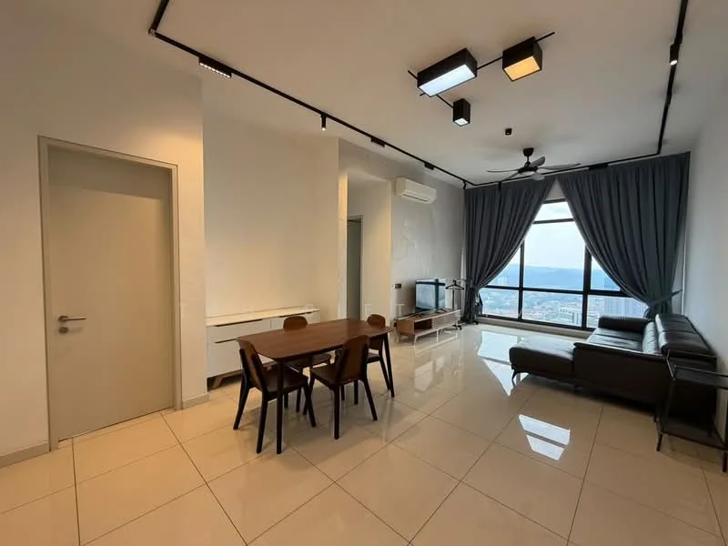 Living features: floor-to-ceiling windows, city view, 3-seater leather sofa, dining table with 4 chairs, wall-mounted TV, air conditioning unit, recessed LED downlights, ceiling fan, light grey walls, white tiled flooring, curtains, TV console; style: modern.