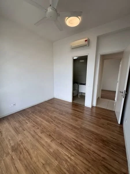 Room features: light wood laminate flooring, white painted walls, ceiling fan, recessed ceiling light, 1 wall-mounted split AC, doorway leading to bathroom, doorway leading to another room; style: modern.