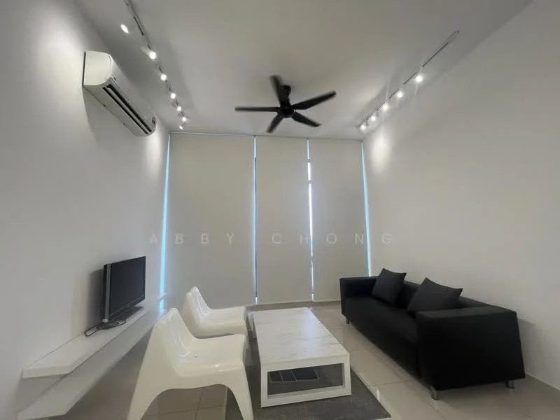 Living features: black fabric sofa, white coffee table, wall-mounted TV, 1 wall-mounted split AC, 5-blade ceiling fan, recessed LED downlights, white painted walls, grey tile flooring, roller blinds on windows; style: modern.
