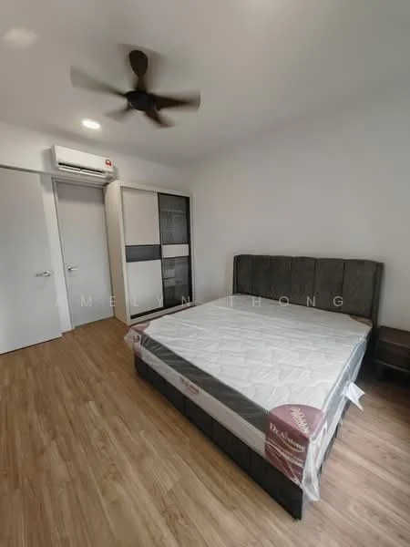 Bedroom features: queen-size bed with mattress protector, upholstered headboard, wooden bedside table, 5-blade ceiling fan, wall-mounted split AC, built-in wardrobe with sliding doors, laminate flooring, white painted walls; style: modern.