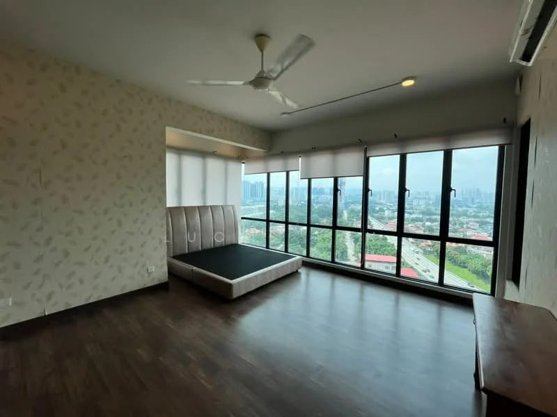 Living features: wooden flooring, light green wallpaper with floral pattern, floor-to-ceiling windows, city view, ceiling fan, wall-mounted light, built-in bed frame, black mattress base, side table; style: modern; view: city.