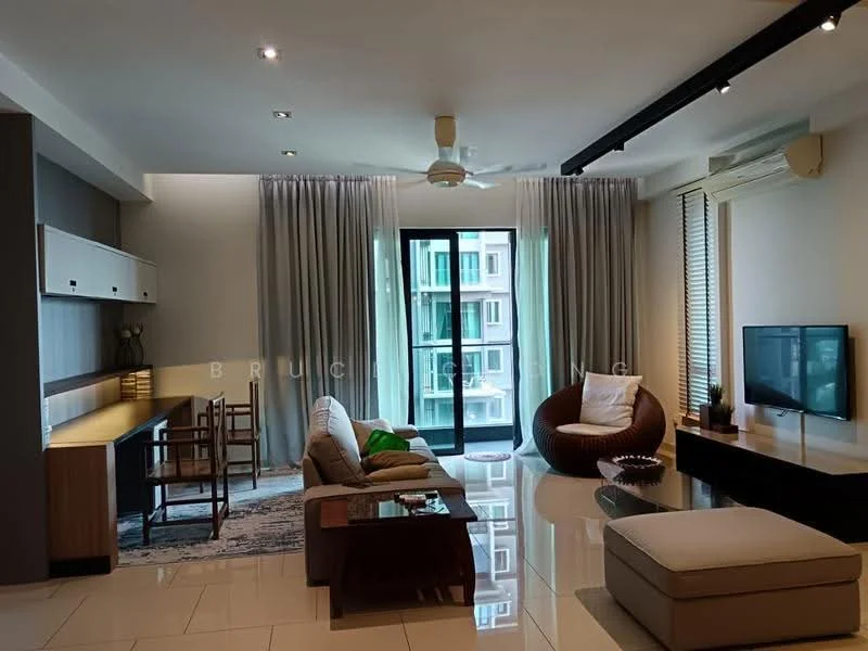 Living features: 3-seater fabric sofa in beige, 2-seater brown armchair, wooden coffee table, TV console, wall-mounted TV, floor-to-ceiling windows, sheer curtains, recessed downlights, ceiling fan, decorative area rug, wooden dining table with 4 chairs, built-in shelving unit; style: modern.