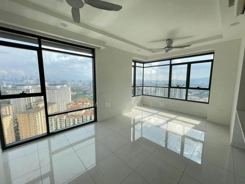Living features: large floor-to-ceiling windows, white painted walls, recessed downlights, 5-blade ceiling fan, glossy white tile flooring, open layout, city skyline view, natural light flooding the room; style: modern; view: city.