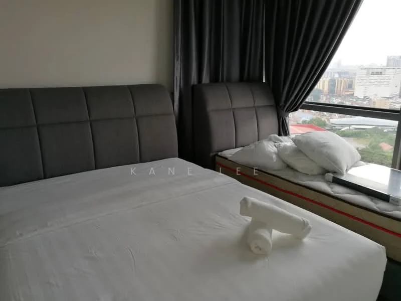 Bedroom features: king-size bed with grey upholstered headboard, single bed with grey upholstered headboard, white bed linens, floor-to-ceiling windows, curtains in dark grey, city view, decorative pillows, towels rolled on the bed; style: modern; view: city.