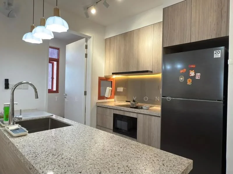Kitchen features: granite countertop, single-bowl stainless-steel sink, chrome pull-down faucet, built-in oven, freestanding range oven, stainless-steel fridge, wood cabinetry, under-cabinet lighting, 3 pendant lights, tile backsplash, microwave, kitchen island; style: modern.
