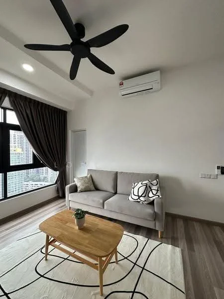 Living features: 3-seater fabric sofa in light grey, decorative throw pillow, wooden coffee table, area rug with geometric pattern, floor-to-ceiling windows, dark curtains, wall-mounted split AC, recessed downlights, light-coloured walls, laminate flooring; style: modern; view: city.