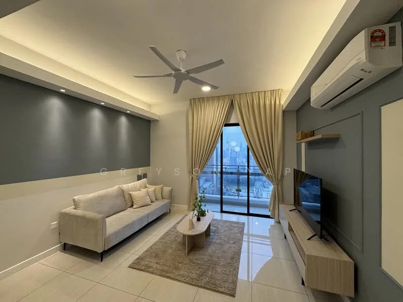 Living features: 3-seater fabric sofa in light beige, coffee table in light wood, wall-mounted TV, TV console in light wood, floor-to-ceiling windows, sheer curtains, recessed downlights, 5-blade ceiling fan with light, white painted walls, grey accent wall, glossy tile flooring, air conditioning unit; style: modern; view: city.