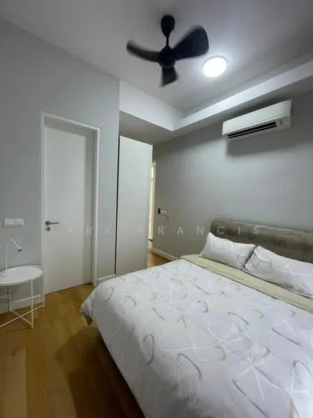 Bedroom features: king-size bed with upholstered headboard, white bedding with geometric pattern, 1 bedside table, ceiling fan with 3 blades, wall-mounted split AC unit, light fixture in ceiling, light grey painted walls, wooden flooring, sliding door wardrobe; style: modern.