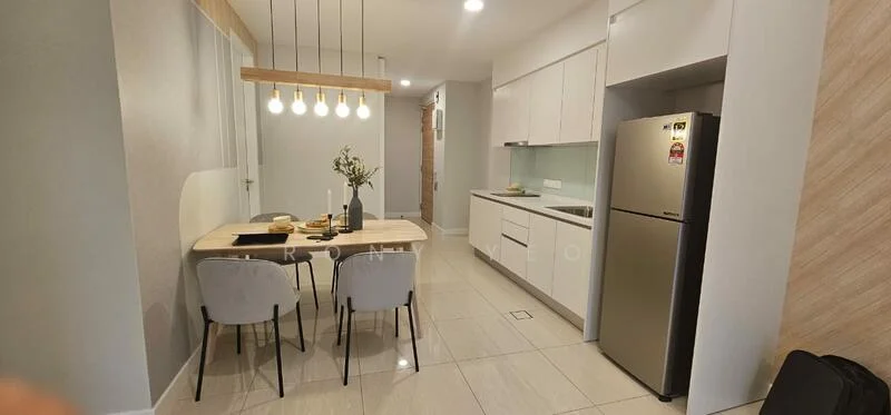 Dining features: 4-seater dining table, upholstered dining chairs, pendant lighting with 5 bulbs, white cabinetry, stainless-steel fridge, ceramic tile flooring, light grey walls, glass backsplash, open shelving, decorative vase with flowers; style: modern. Kitchen features: white cabinetry, built-in oven, stainless-steel sink, chrome pull-down faucet, countertop with light grey surface, wall-mounted cabinets, ceramic tile flooring; style: modern.