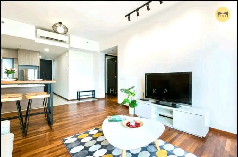 Living features: wooden flooring, white painted walls, recessed downlights, ceiling fan, wall-mounted TV, white TV console, coffee table, area rug with geometric pattern, potted houseplant, open shelving, bar stools, kitchen counter visible in background; style: modern.