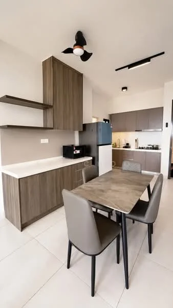 Kitchen features: laminate cabinetry in brown, white countertop, stainless-steel fridge, built-in oven, 4-burner gas hob, black exhaust hood, open shelving, dining table with 4 chairs, ceramic tile flooring, recessed downlights, ceiling fan with 3 blades; style: modern.