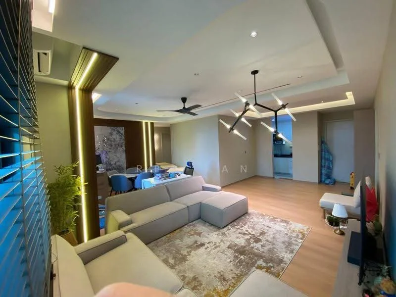 Living features: L-shape sectional sofa in light grey, area rug with geometric pattern, wall-mounted TV, freestanding TV cabinet, 5-blade ceiling fan with integrated LED light, recessed downlights, wooden flooring, decorative wall art, large windows with blinds, dining area visible in background; style: modern; view: city.