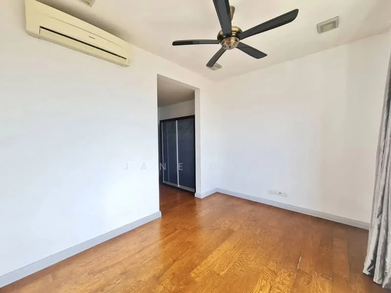 Room features: wooden flooring, white painted walls, 5-blade ceiling fan, wall-mounted split AC, sliding mirror wardrobe, window with sheer curtains; style: modern.