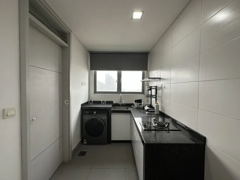Kitchen features: black granite countertop, white cabinetry, built-in washing machine, 4-burner gas hob, stainless-steel sink, grey tiled backsplash, recessed LED downlights, window with roller blinds, grey floor tiles, kitchen island, open shelving; style: modern; view: city.