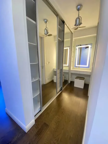 Room features: wooden flooring, mirror sliding wardrobe, built-in shelving, recessed LED lighting, ceiling fan, white painted walls, vanity area with mirror, storage bench; style: modern.