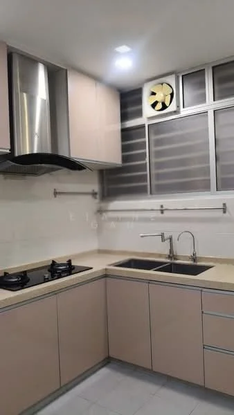 Kitchen features: light brown cabinetry, granite countertop, double-bowl stainless-steel sink, chrome pull-down faucet, built-in gas hob with 2 burners, stainless-steel range hood, white tiled backsplash, window with horizontal slats, recessed ceiling lights, grey tiled flooring; style: modern.