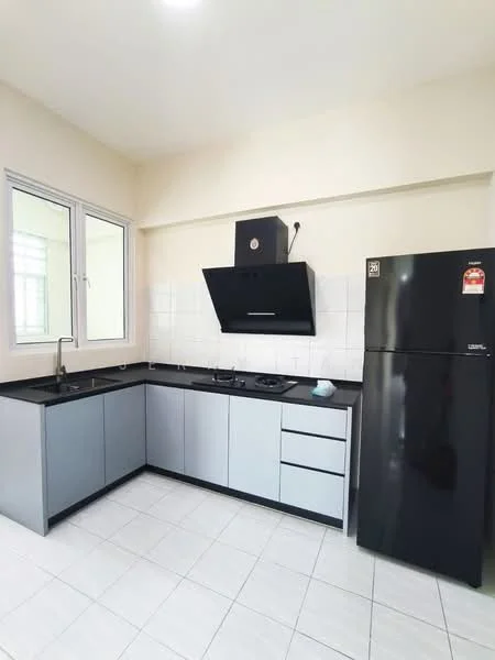 Kitchen features: black granite countertop, grey flat-panel cabinets, stainless-steel sink, chrome pull-down faucet, built-in gas hob, black range hood, black fridge, white tiled backsplash, white tiled flooring, floor-to-ceiling windows; style: modern.