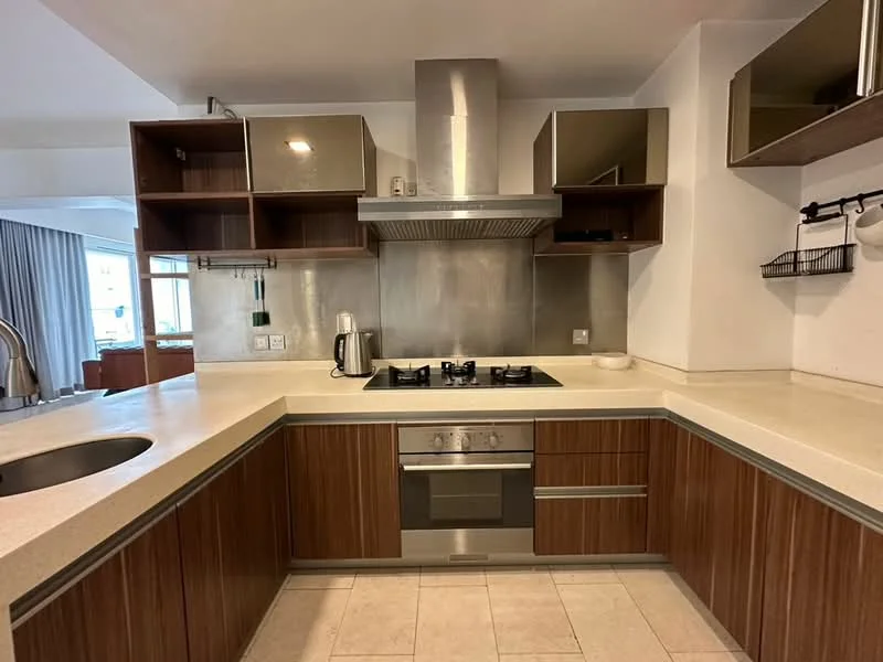Kitchen features: single-bowl stainless-steel sink, chrome pull-down faucet, stainless-steel range hood, 4-burner gas hob, built-in oven, light-colored solid surface countertop, wood cabinetry with a dark finish, open shelving, tile flooring, recessed downlights; style: modern.