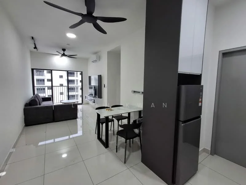 Living features: grey L-shape sectional sofa, coffee table, wall-mounted TV, TV console, area rug, 2 ceiling fans, floor-to-ceiling windows, white painted walls, glossy tile flooring, dining table with 4 black chairs, refrigerator, kitchen island, open layout; style: modern; view: city.