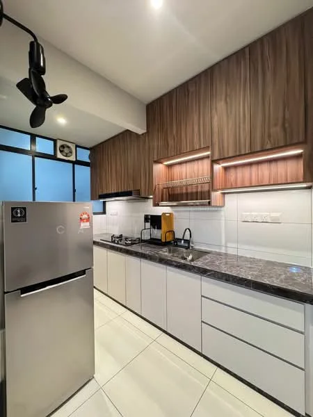 Kitchen features: stainless-steel fridge, grey marble countertop, white cabinetry with flat-panel design, wooden upper cabinets, built-in gas stove, black sink, chrome pull-down faucet, under-cabinet lighting, tile backsplash, white tiled flooring, window with grid design, ceiling-mounted track lighting; style: modern.