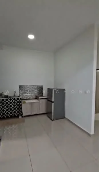 Kitchen features: white painted walls, grey tiled backsplash, laminate cabinetry in light wood, single-bowl stainless-steel sink, chrome pull-down faucet, stainless-steel fridge, ceramic tile flooring, recessed downlights; style: modern.