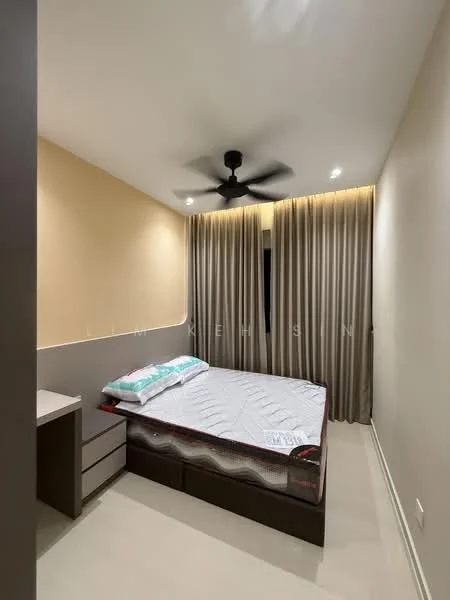 Bedroom features: queen-size bed, upholstered headboard, bedside table with drawers, ceiling fan, recessed downlights, floor-to-ceiling curtains, cream painted walls, light-colored flooring; style: modern.