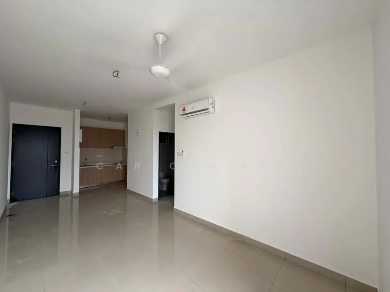 Living features: white painted walls, polished ceramic tile flooring, ceiling fan, wall-mounted split AC, doorway leading to kitchen, doorway leading to bathroom, natural light from windows, neutral color scheme; style: modern.