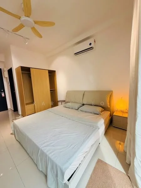 Bedroom features: king-size bed, upholstered headboard, 2 bedside lamps, built-in wardrobe with sliding doors, 1 wall-mounted split AC, 5-blade ceiling fan, cream painted walls, white tile flooring, area rug, curtains; style: modern.