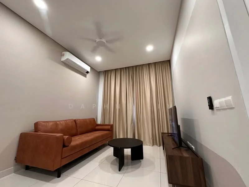Living features: 3-seater leather sofa in brown, round coffee table in black, wall-mounted TV, wooden TV console, floor-to-ceiling windows, sheer curtains, white painted walls, recessed downlights, 1 wall-mounted split AC, ceiling fan; style: modern.