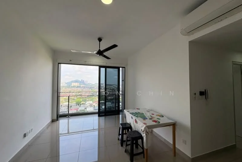 Living features: floor-to-ceiling windows, sliding glass door, white painted walls, polished ceramic tile flooring, 5-blade ceiling fan with light, dining table with chairs, city view, air conditioning unit; style: modern; view: city.