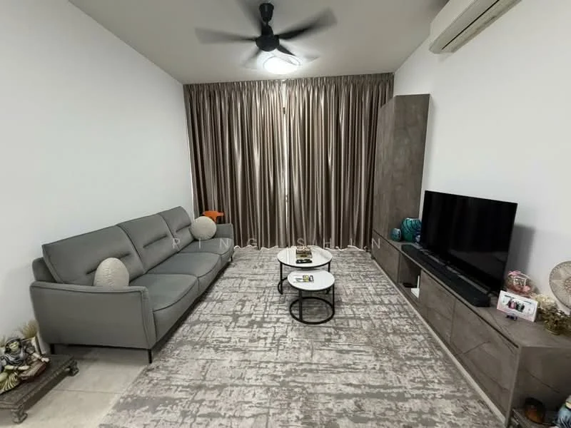 Living features: 3-seater fabric sofa in grey, coffee table, TV console, wall-mounted TV, area rug with geometric pattern, ceiling fan, curtains in beige, light-colored walls, tile flooring; style: modern.