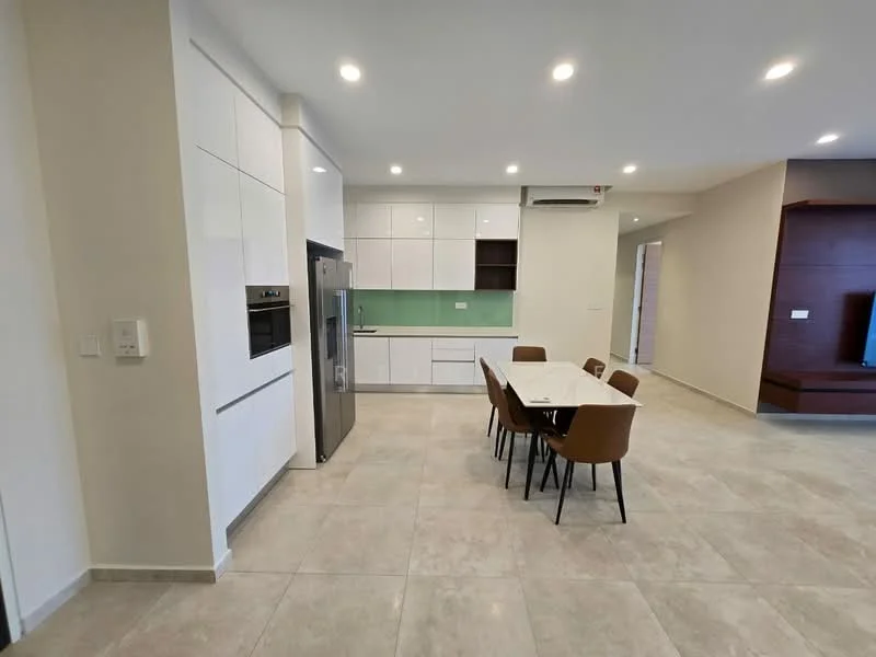 Kitchen features: white cabinetry with flat-panel doors, green glass backsplash, stainless-steel refrigerator, built-in oven, 4-burner gas hob, white quartz countertop, single-bowl stainless-steel sink, chrome pull-down faucet, dining table with 6 brown upholstered chairs, recessed LED downlights, wall-mounted split AC, tile flooring in light grey; style: modern.