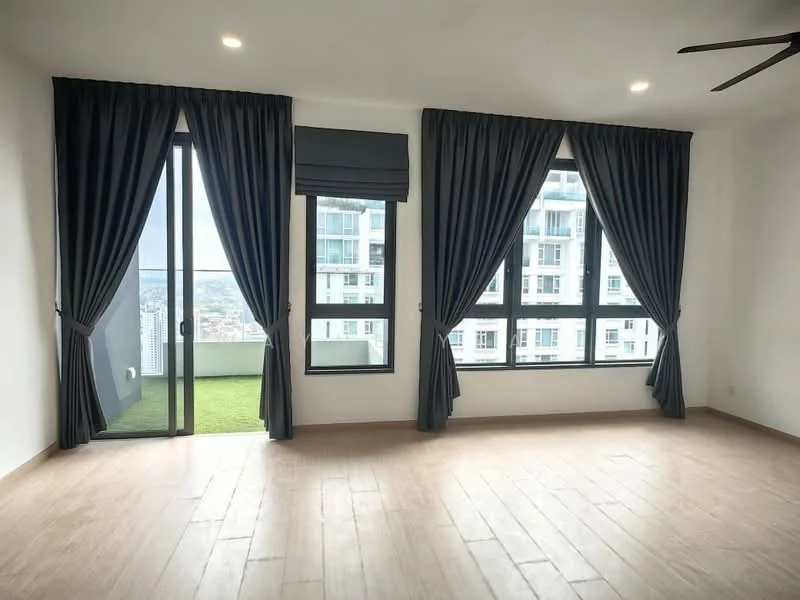 Living features: floor-to-ceiling windows, sliding glass door, blackout curtains, sheer curtains, wooden flooring, 5-blade ceiling fan, recessed downlights, greenery view, balcony access; style: modern; view: city.