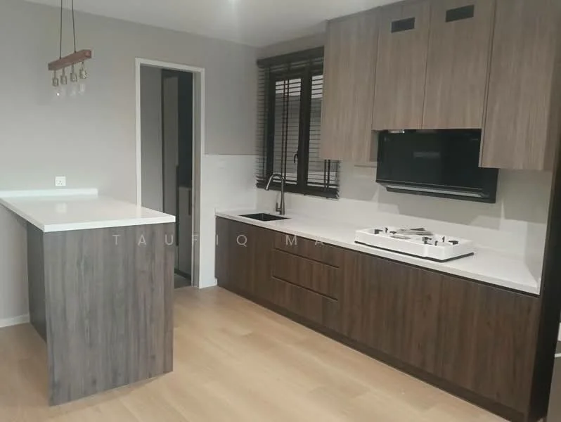 Kitchen features: wood cabinetry in dark brown, white quartz countertop, single-bowl stainless-steel sink, chrome pull-down faucet, built-in oven, 4-burner gas hob, pendant light fixture, laminate flooring in light wood, black wall-mounted range hood, window with horizontal blinds; style: modern.