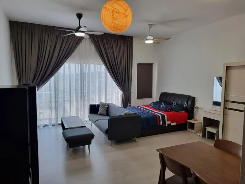 Living features: 3-seater fabric sofa in grey, coffee table, wall-mounted TV, area rug, 5-blade ceiling fan with light, curtains, floor-to-ceiling windows, wooden flooring; style: modern; view: city.