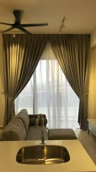 Living features: 3-seater fabric sofa in grey, single-bowl stainless-steel sink, chrome pull-down faucet, floor-to-ceiling windows, sheer curtains, blackout curtains, recessed downlights, light-coloured walls, polished concrete flooring, TV console, decorative wall art, area rug with geometric pattern; style: modern; view: city.