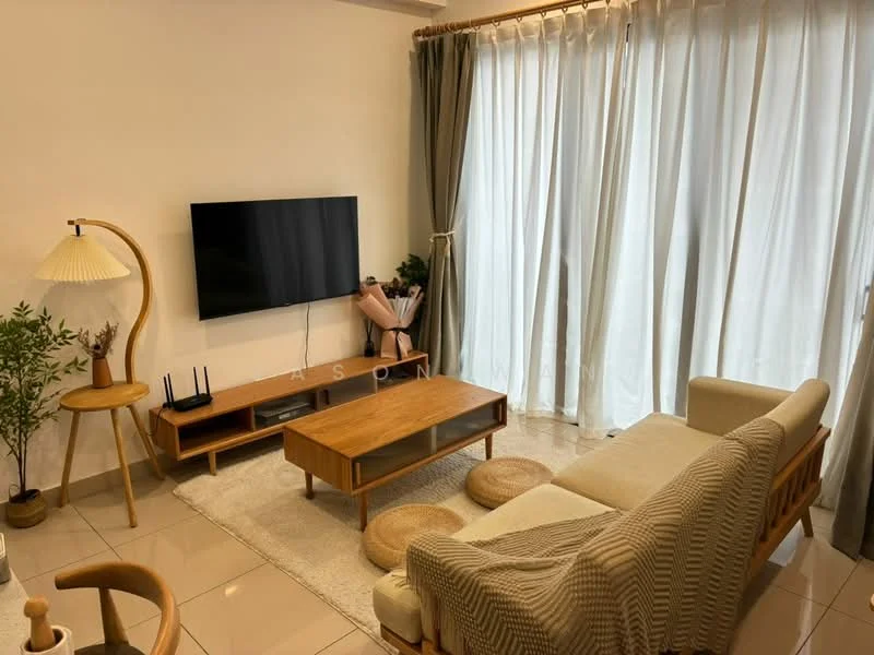 Living features: 3-seater fabric sofa in light beige, wooden coffee table, TV console in wood, wall-mounted TV, area rug, floor-to-ceiling windows, sheer curtains, dark grey curtains, decorative plant, decorative lamp, light-colored wall, glossy tile flooring; style: modern.