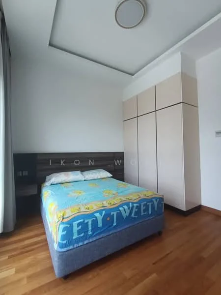 Bedroom features: queen-size bed with blue and yellow bedding, wooden flooring, built-in wardrobe with light wood finish, white painted walls, tray ceiling, window with sheer curtains, ceiling light fixture; style: modern.